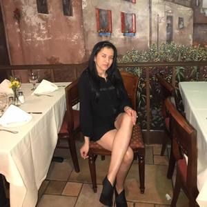 Meet your Posher, Eliza